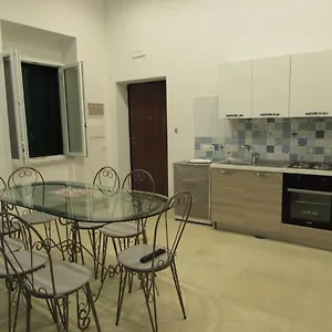 https://enzo-home.hotels-amalfi.com