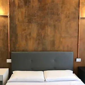 https://joy-rooms.italymilanhotels.net