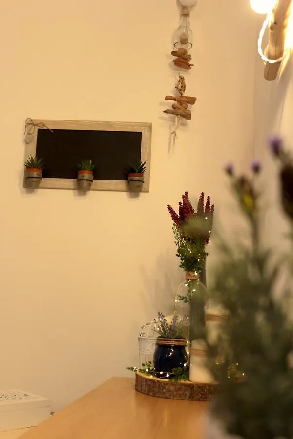 Deshome Guest House 바리